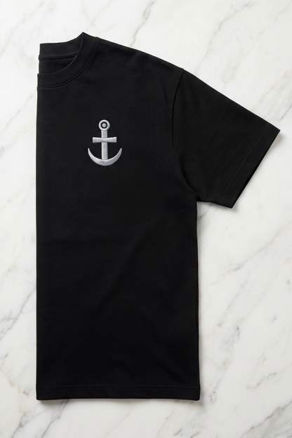 Camiseta de Autor corte oversize: Arquitectura de volumen - Bordado de ancla
