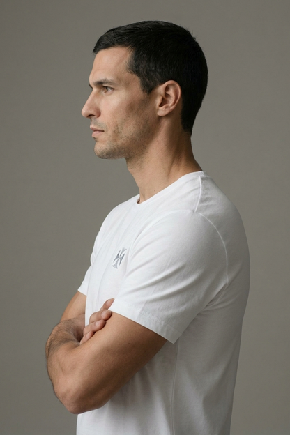 Camiseta de Autor corte regular: El estándar esencial - Bordado de cruz maltesa