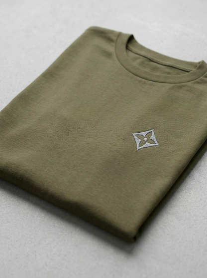 Camiseta de Autor corte regular: El estándar esencial - Bordado de diamante