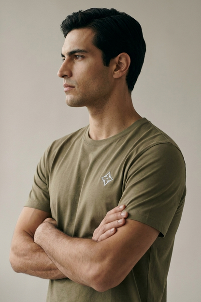 Camiseta de Autor corte regular: El estándar esencial - Bordado de diamante