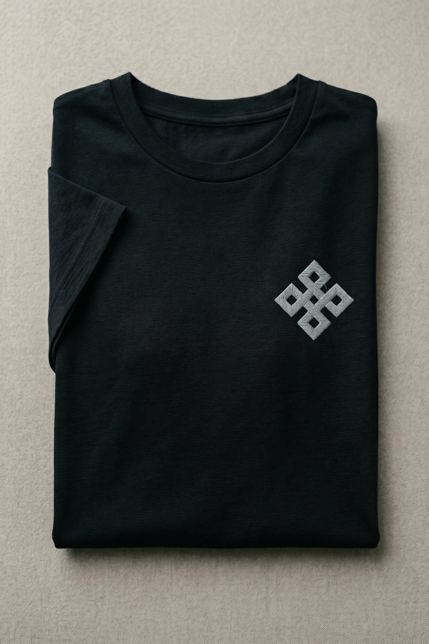 Camiseta de Autor corte regular: El estándar esencial - Bordado de cruz cuadrada