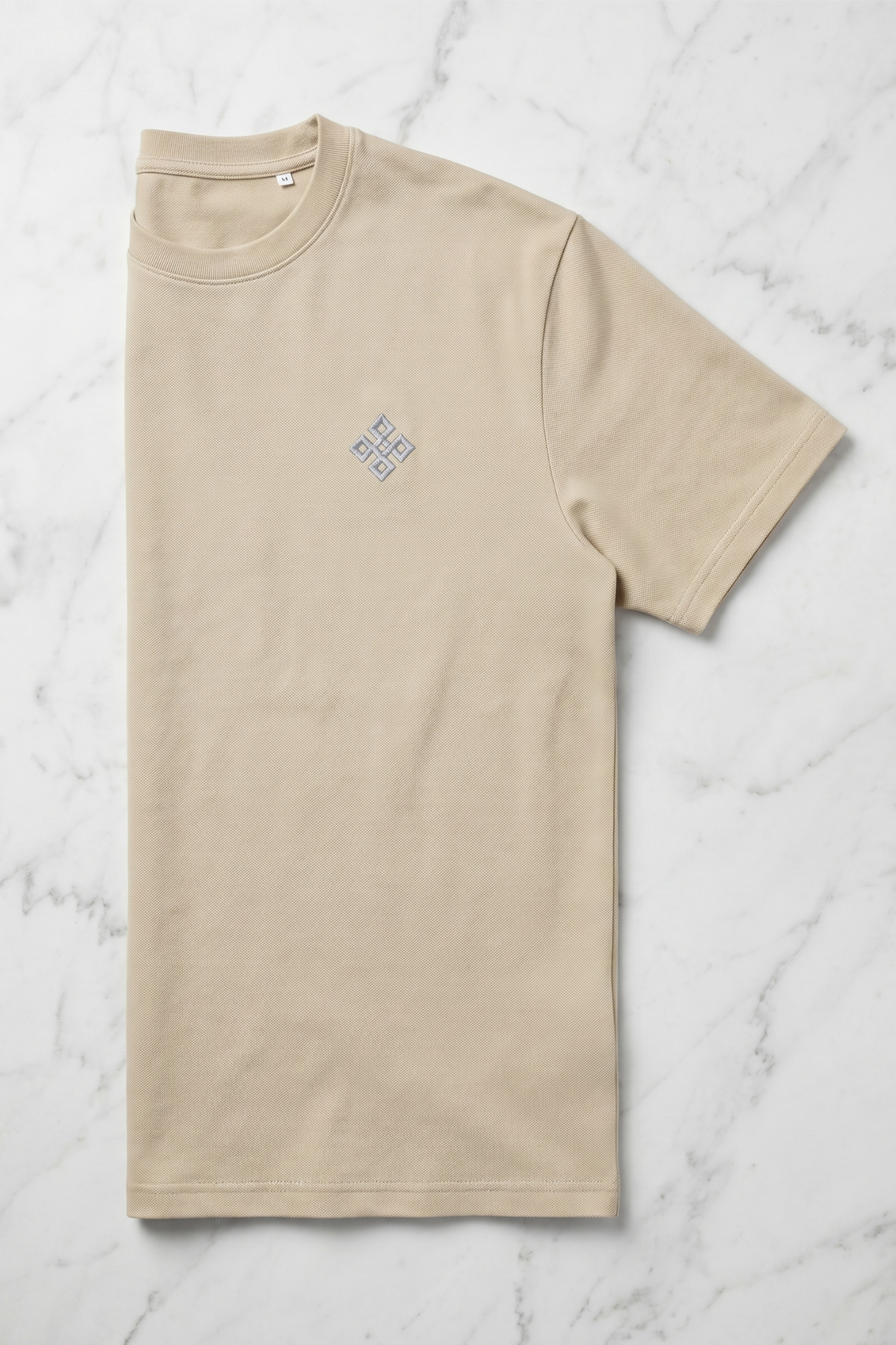 Camiseta de Autor corte regular: El estándar esencial - Bordado de cruz cuadrada