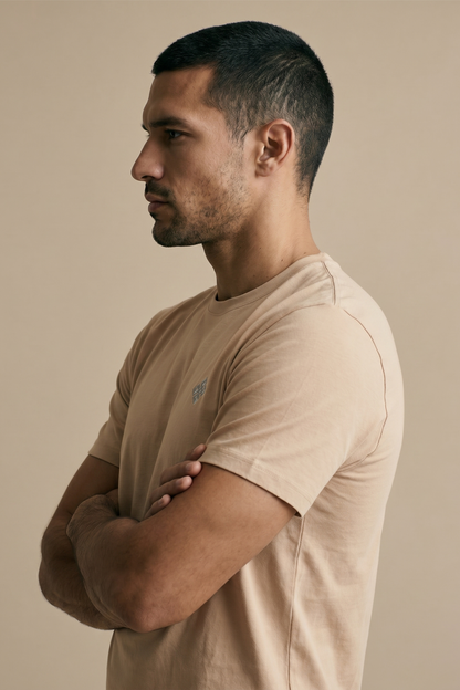 Camiseta de Autor corte regular: El estándar esencial - Bordado de cruz cuadrada