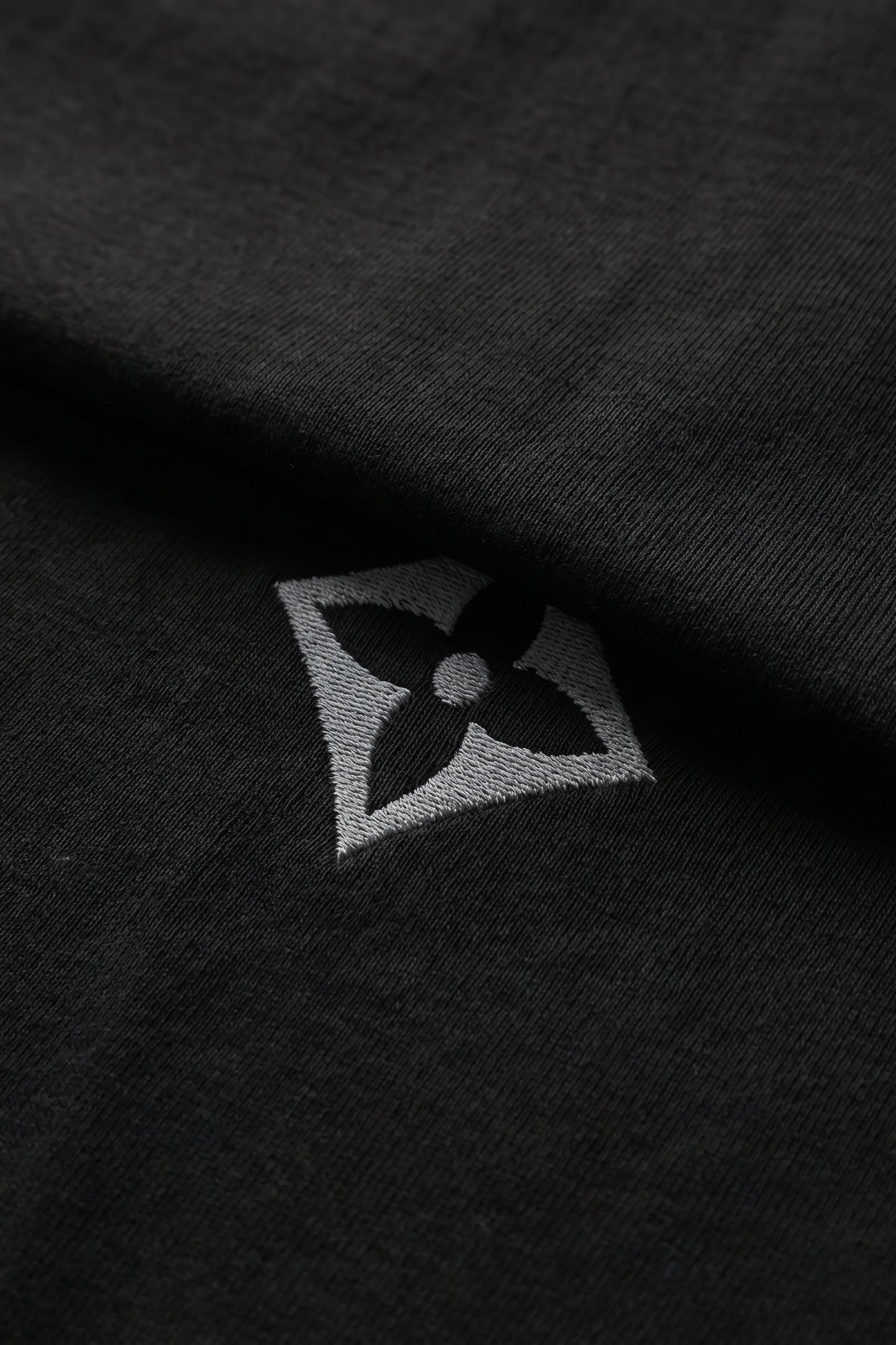 Camiseta de Autor corte relajado: El equilibrio del líder - Bordado de diamante